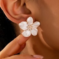 A Pair of Women's Earrings with Three-Dimensional Flower Design and Enamel Craftsmanship, Suitable for Daily Wear and Vacation