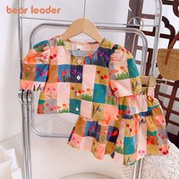 Ensemble pour filles Bear Leader, été 2026, nouveau modèle, haut à col rond à carreaux et imprimé floral + jupe courte, ensemble deux pièces tendance pour enfants.