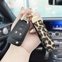 Stylish Unisex Leopard Print Leather Keychain / Exquisite Women's Keychain in the Shape of a Lock with Double Leather Straps, Suitable for Any Car Model