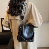 New Women's Bag Fashion Trend Shoulder Bag Retro Multi-level Handbag Large Capacity Broadband Crossbody Bucket Bag