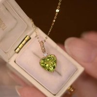 Original Designer Little Fresh Heart Shaped Gem Olive Green Necklace Exquisite Dazzling Refreshing Couple Pendant Jewelry Gifts