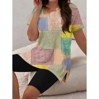 Women's casual two-piece set: colorful printed short-sleeved top and shorts, versatile and lightweight.