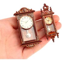 1 Piece 1:12 Scale Miniature Vintage Roman Clock for Dollhouse – Mini Simulated Wooden & Metal Furniture Toy, Decorative Ornamen