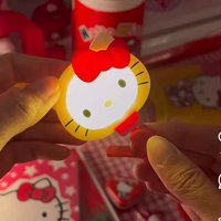 Cartoon Hello Kitty Fill Light Shooting Special Night Light Portable and Clip On Selfie Tool with Three Color Adjustment