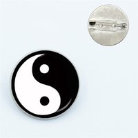 Simple Yin Yang Brooches Pins Personality Black White Tai Chi Ba Gua Glass Dome Cabochon Metal Lapel Pin Button Shirt Bag Badges