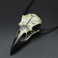 1pcs Goth Raven Skull Pendant Resin Raven Magpie Crow Gothic Gift Halloween Raven Skull Necklace
