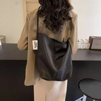 Niche Fashion Simple Shoulder Bag Tote Bag for Women 2026 New Nylon Fabric Underarm Bucket Bag Red Una Bolsa De Hombro
