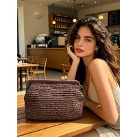 Handwoven Straw Clutch Bag with Dual‑Color Kiss‑Lock Closure & Detachable Chain, Versatile Shoulder/Crossbody Bag for Summer