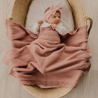 Classic Design Heirloom Baby Blanket Scalloped Edge Knitted Comforter Natural Cotton Swaddle