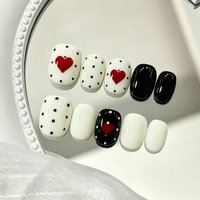 10-Piece Short Square Nails, Black and White Polka Dot Pure Red Heart-Shaped Press-On Nails, Korean Style Simple Sweet Cool Style, Refreshing Healing Style, Retro Heart Minimalist Commuter Girl Style