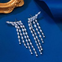 Pera Long Tassel Earrings for Women Exquisite Luxury Shiny Crystal Zirconia Hanging WaterDrop Female Wedding Party Jewelry DE008