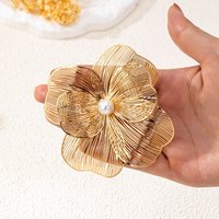 Fashion Irregular Hollow Out Metal Pearl Flower Brooches For Women Vintage Elegant Camellia Badge Pins Wedding Party Jewelry
