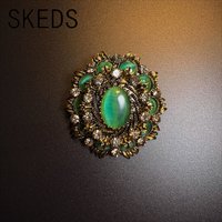 SKEDS Gorgeous Baroque Court Green Crystal Brooch Elegant Women Corsage Classic Design Pins Medieval Luxury Fashion Badge