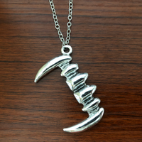 Gothic Vampire Teeth Necklace Bleeding Tusk Skeleton Pendant Fang Tooth Blood Bite Goth Jewelry