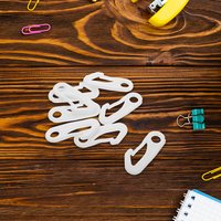 8Pcs Outdoor Flagpole Clips Nylon Reusable Snap Hooks Windproof Flag Mounting Hardware for Stadiums Gardens Flagpole Accessories