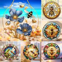 Bee Suncatcher,Acrylic Round Sign Translucent Stained Window Hanging,Gift for Friends,Farmhouse,House,Garden Yard Festival Decor