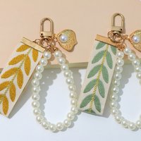 Women's Pendant Fresh Webbing Keychain Leaf Stripe Pearl Accessory Bag Decoration Pink Color Simple Fashion Funny For Cute Girls