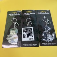 Tomie Kawakami Anime Keychain Women Tomie Acrylic Key Chain Man Key Ring Pendant Ornament Accessories Friend Gift