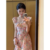 Beach vacation style dress, summer French gentle and chic, with small flutter sleeves, floral fairy long dress, waist-cinching a