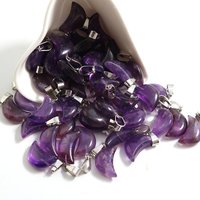 50pcs Natural Moon Amethysts Stone Pendants Charms Beads DIY Healing Reiki Crystal for Jewelry Making Gifts Wholesale