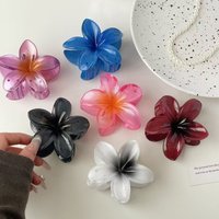 Elegant Minimalist 5-Petal Flower Hair Clips - Large Bohemian Style Plastic Hair Accessories for Beach Hawaiian & Summer Outfits
