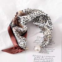 Ladies Elegant Pearl Tail Magnetic Clasp Scarf Summer New Versatile Breathable Fashion Artistic Accessory Neck Wrap Scarves
