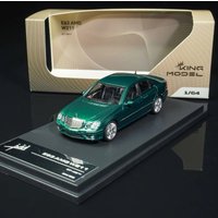 KING MODEL 1:64 E63 W211 Metalowy model samochodu ze stopu aluminium, kolor zielony