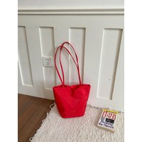 Universal Nylon Bucket Bag Women's Summer 2026 New Lightweight Match All Commuting Single Shoulder Bag Office Tote Bag
