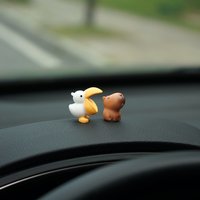 "During work hours, eating colleagues is prohibited." Car decorative small ornaments, mini female cute pelican and capybara