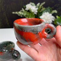 Handgeschnitzter Afrikanischer Blutstein-Becher, Dekorativer Naturstein-Chalcedon-Becher, Ornamentale Skulptur für Schreibtisch und Heimdekoration