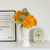 Popular Luxury Elegant Bowknot Skirt Resin Vase Multipurpose Floral Container for Premium Living Room Desktop Home Decor Piece