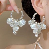 New Charms Shell Tassel Pendant Stud Earrings For Women Korean Fashion Elegant Glossy White Flower Petal Earrings Jewelry Gifts