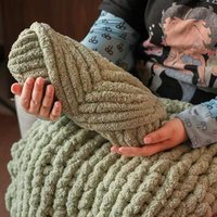 Ultra Chunky Cat Tail Chenille Yarn Thermal Finger Knitting Kit for Scarves Blankets Cat Beds Cozy Cushions DIY Materials