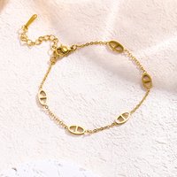 Fashionable Titanium Steel Pig Nose Bracelet Versatile Luxury Design Couple's Hand Chain Stylish Accessory for All Occasions