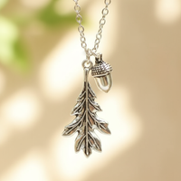 Vintage Oak Leaf and Acorn Necklace Nature-Inspired Pendant Jewelry Boho Botanical Charm Necklace for Women