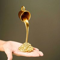 Floating Liquid Gold Mug Sculpture Kitchen Decoration Spilling Magic Pouring Splash Creative Desktop Decor Home Decoration
