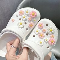 18PCS Designer Quality DIY Fashion Daisy Flower Shoe Charms Set for Girls Unique Garden Decorations Accessory Gift