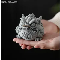 Creative Sandstone Fengshui Gold Toad Tea Pet Decoration Tea Tray Fish Tank Desktop Decoration Stone Carving Arts and Crafts