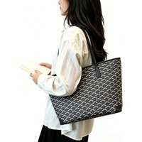 Designer Minimalist Diaper Bag: Elegant Crossbody Bag For Women With Luxury Leather Look And Large Capacity Vintage Tote