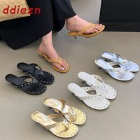 Fashion Rivet Women Flip Flops Slippers Low Heel Luxury Female Outdoors Summer Beach Slides Pumps Ladies Slippers Sandals Shoes