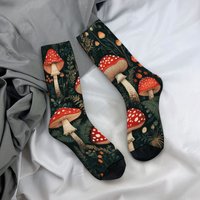 Retro Forest Red Mushroom Print Men's Socks Non-slip and Durable Outdoor Sports Socks Funny Forest Adventure Climbing Socks
