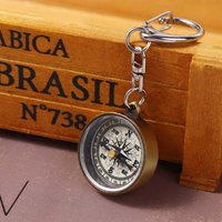 Mini Keychain Compass Vintage Metal Survival Pocket Compass Camping Hiking Compass Trekking Navigation Tools Wedding Souvenir