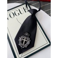 Original Niche Design 1 Piece Badge Casual Casual Tie Embroidered Rhinestones for Men and Women Suitable for Party Travel Shirts and Holiday Wear