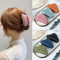 Leaf Shape Hair Claw Clip For Women Matte Acrylic Barrettes Solid Color Hairpins Ins Simple Styling Headwear Accessories