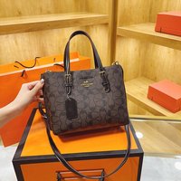 Luxury Classic Vintage Diaper Bag For Women Designer Leather Large Capacity Tote Elegant Minimalist Fashionable Bag