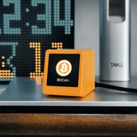 Bitcoin Aktienkurs Display Tracker Ticker Krypto währung in Echtzeit auf Desktop-Gadget BTC Eth Doge Wetter uhr