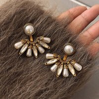 Elegant Silver Needle Diamond Encrusted Fan Shaped Pearl Stud Earrings Vintage Style Earrings A Light Luxury High End Feel