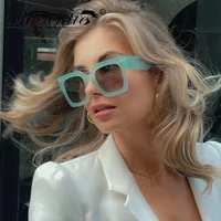 Fashion Blue Green Square Frame Sunglasses Women Men Brand Designer Retro Rivet Decor Cat Eye Sun Glasses Shades Summer Oculos
