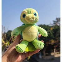 Disney store Olu Mel Shoulder Magnet toy doll gift