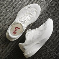 2026 New Jogging Shoes Men Women Carbon Plate Running Shoes Unisex Designer Training Shoes Couples Breathable Athletic Shoe